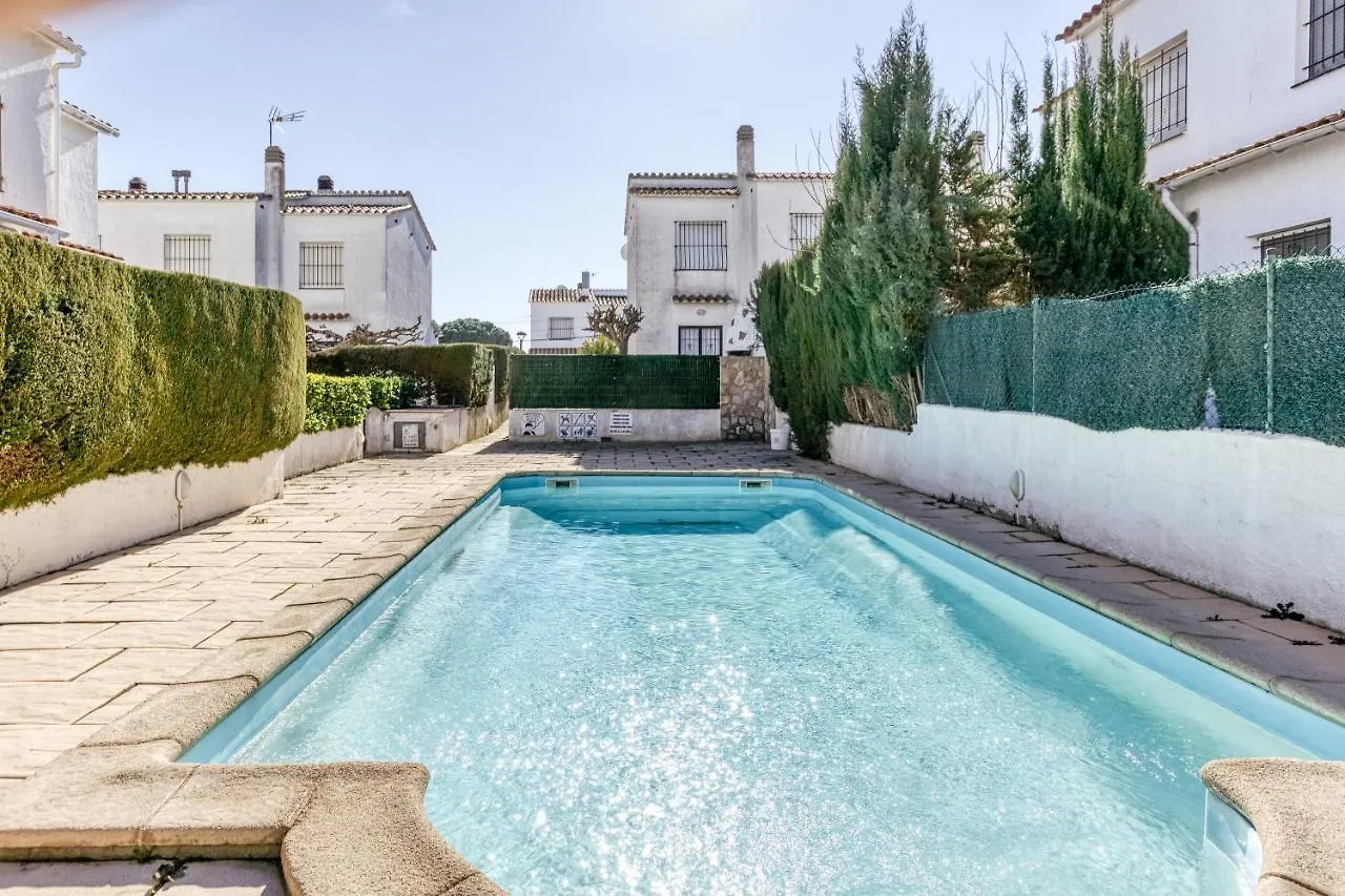 Villa La Flor Con Piscina L'Escala Holiday home